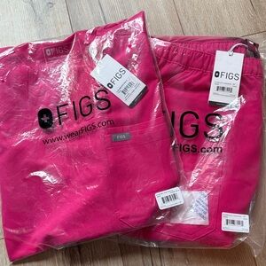 Figs shocking pink men’s scrub set S